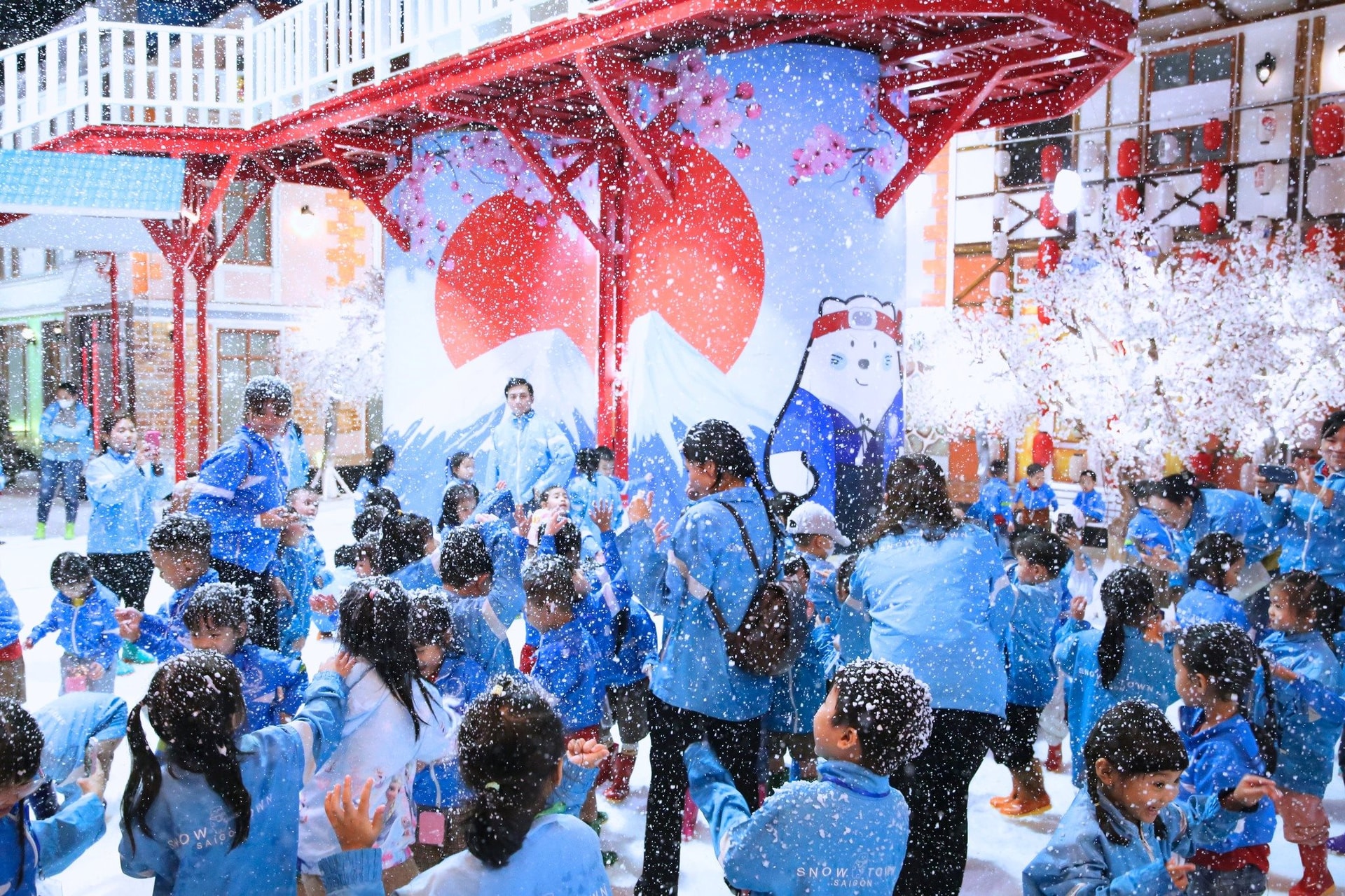 Dấu chấm hết cho 'thị trấn tuyết' 4.000m2 duy nhất ở Việt Nam: Snow Town Sài Gòn đột ngột đóng cửa sau 9 năm- Ảnh 1. Dấu chấm hết cho 'thị trấn tuyết' 4.000m2 duy nhất ở Việt Nam: Snow Town Sài Gòn đột ngột đóng cửa sau 9 năm- Ảnh 1.