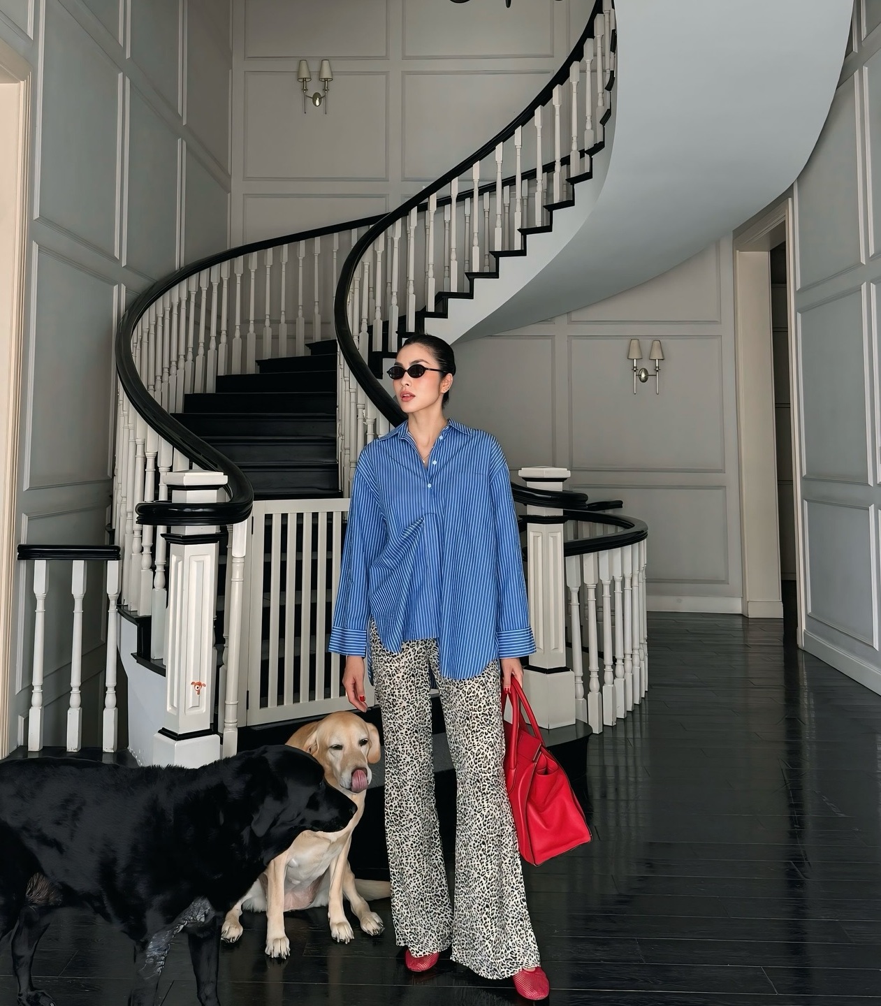 Phong cách thời trang mỗi người một vẻ của 4 nàng dâu hào môn nổi tiếng nhất- Ảnh 16. Phong cách thời trang mỗi người một vẻ của 4 nàng dâu hào môn nổi tiếng nhất- Ảnh 16.