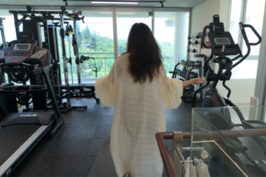 Nữ nghệ sĩ 35 tuổi vừa chăm chồng bệnh nặng vừa xây biệt thự, trả 77 triệu tiền điện vì mắc một sai lầm- Ảnh 15. Nữ nghệ sĩ 35 tuổi vừa chăm chồng bệnh nặng vừa xây biệt thự, trả 77 triệu tiền điện vì mắc một sai lầm- Ảnh 15.