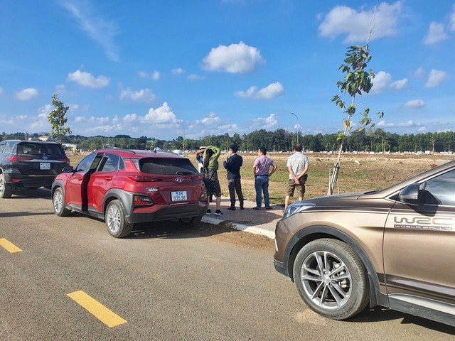 Bộ Xây dựng sẽ đề xuất cơ chế kiểm soát, kiềm chế giá bất động sản- Ảnh 1. Bộ Xây dựng sẽ đề xuất cơ chế kiểm soát, kiềm chế giá bất động sản- Ảnh 1.