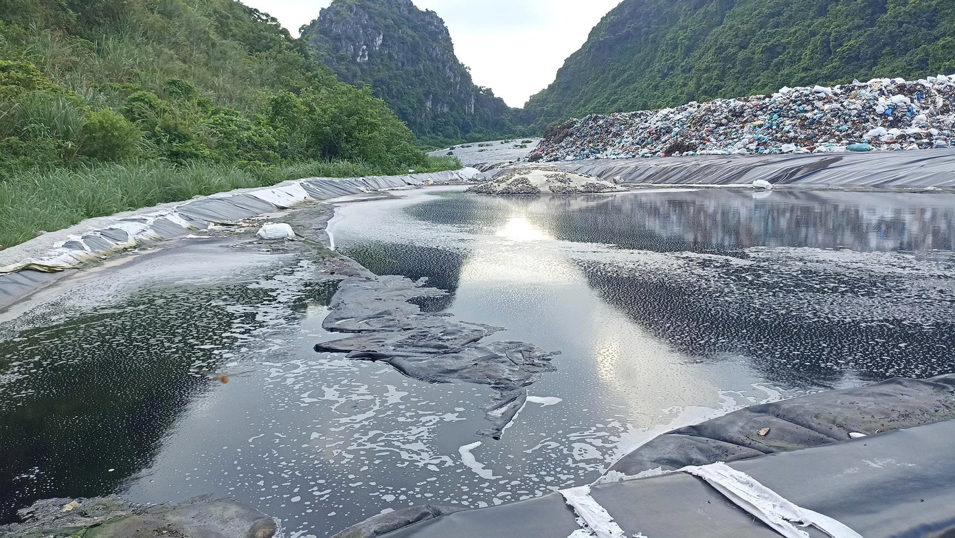 Giải cứu thung lũng đang 'chết' dần vì rác ở Ninh Bình- Ảnh 3. Giải cứu thung lũng đang 'chết' dần vì rác ở Ninh Bình- Ảnh 3.