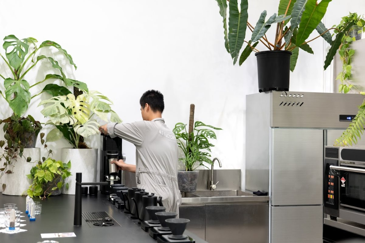 Bí mật đằng sau ly cà phê 750.000 đồng, giá gấp 37 lần ly cà phê vỉa hè- Ảnh 1. Bí mật đằng sau ly cà phê 750.000 đồng, giá gấp 37 lần ly cà phê vỉa hè- Ảnh 1.