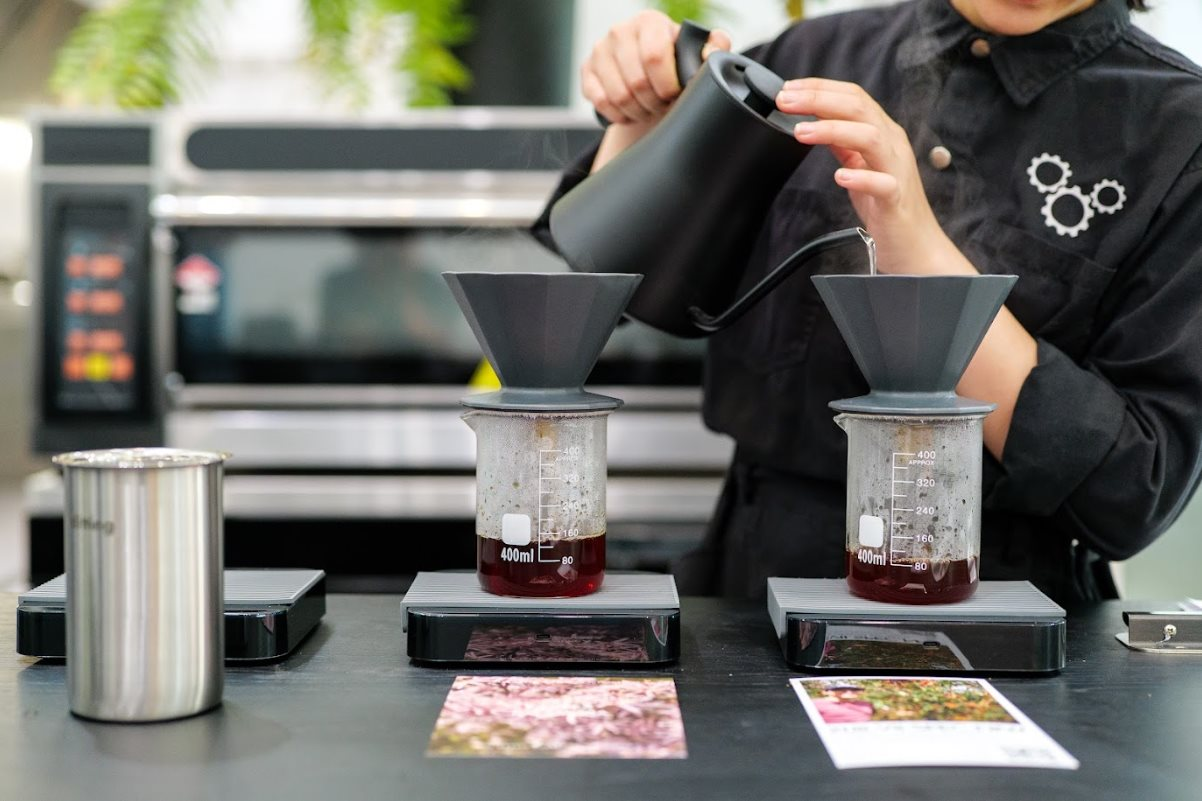 Bí mật đằng sau ly cà phê 750.000 đồng, giá gấp 37 lần ly cà phê vỉa hè- Ảnh 3. Bí mật đằng sau ly cà phê 750.000 đồng, giá gấp 37 lần ly cà phê vỉa hè- Ảnh 3.