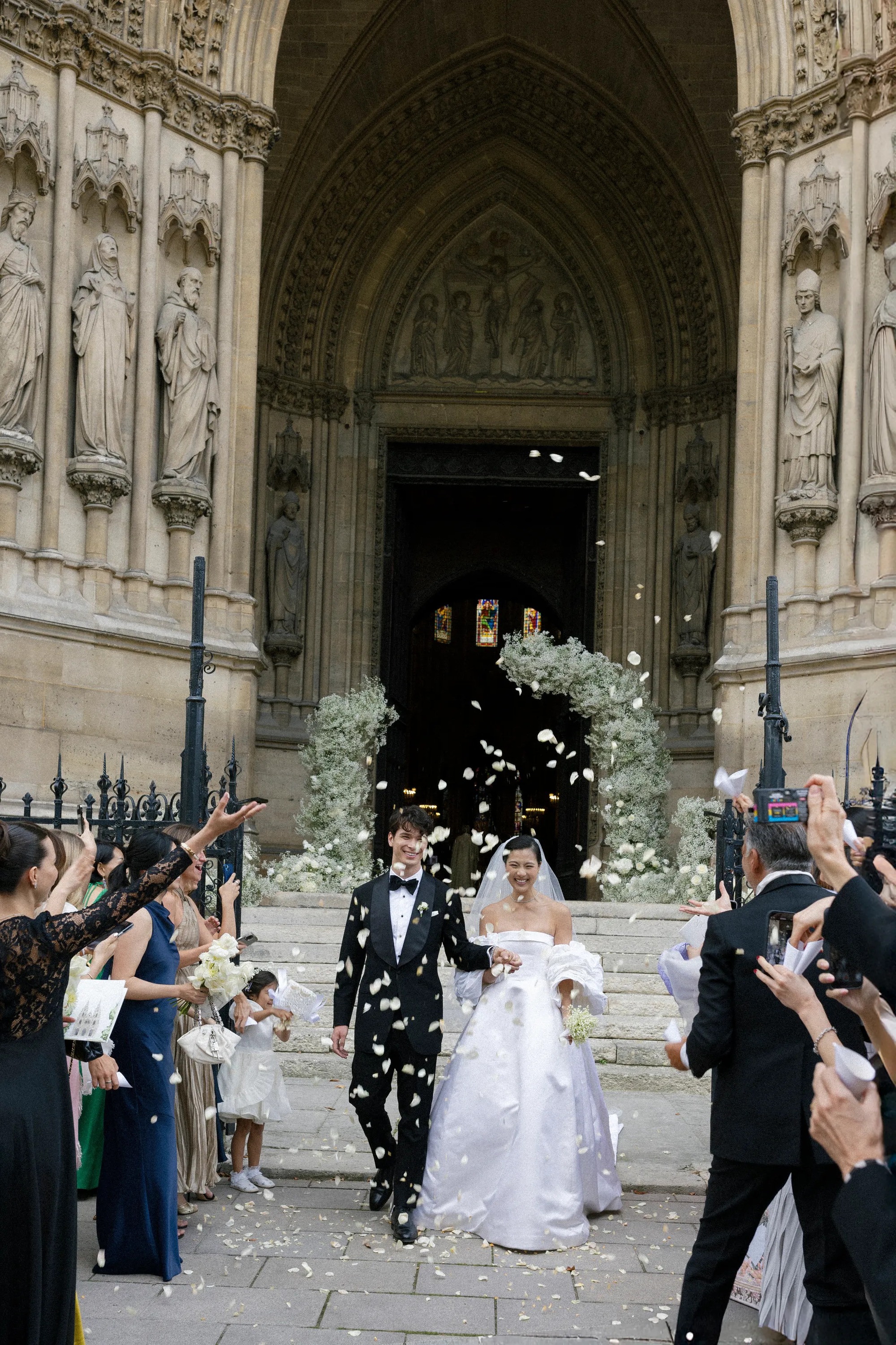 Đám cưới cổ tích của cô gái châu Á bình thường với hậu duệ gia tộc Givenchy- Ảnh 8. Đám cưới cổ tích của cô gái châu Á bình thường với hậu duệ gia tộc Givenchy- Ảnh 8.