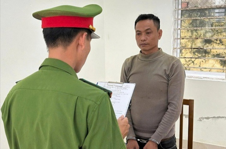 Thi hành lệnh bắt tạm giam Đỗ Chát- Ảnh 1. Thi hành lệnh bắt tạm giam Đỗ Chát- Ảnh 1.