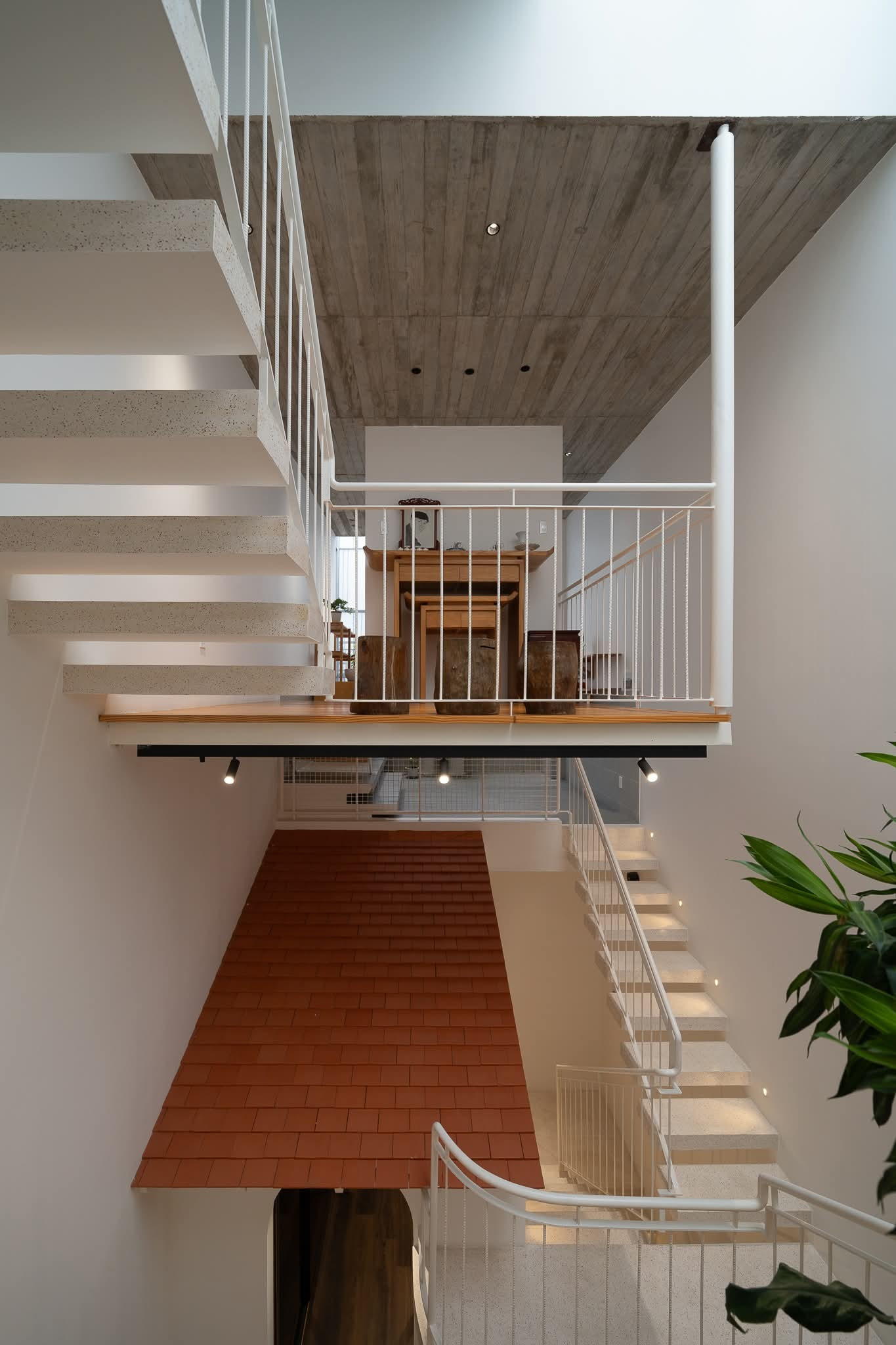 Ngôi nhà sum vầy ba thế hệ giữa ánh sáng và không gian mở- Ảnh 9.