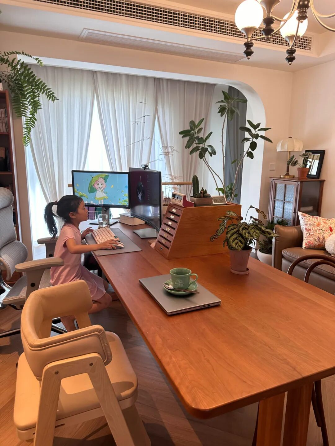 Giới trẻ trang trí nhà “ngược đời” nhưng cực thông minh: Toàn ý tưởng tưởng kỳ quặc mà sống rồi mới thấy đúng quá!- Ảnh 2.