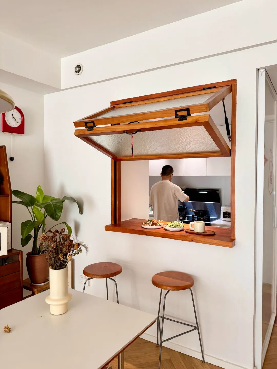 Giới trẻ trang trí nhà “ngược đời” nhưng cực thông minh: Toàn ý tưởng tưởng kỳ quặc mà sống rồi mới thấy đúng quá!- Ảnh 6.