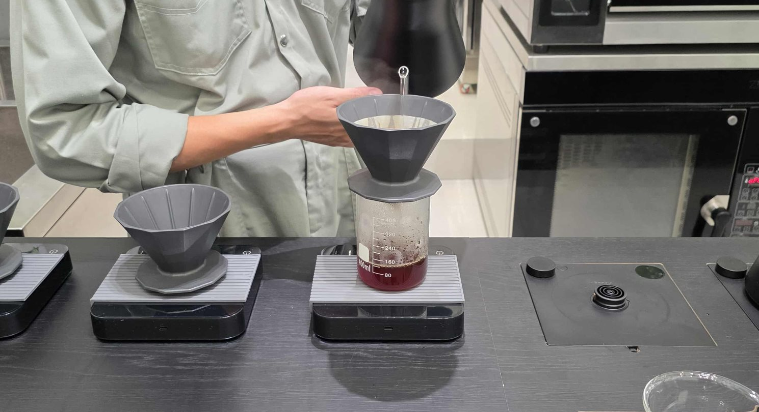 Bí mật đằng sau ly cà phê 750.000 đồng, giá gấp 37 lần ly cà phê vỉa hè- Ảnh 5. Bí mật đằng sau ly cà phê 750.000 đồng, giá gấp 37 lần ly cà phê vỉa hè- Ảnh 5.