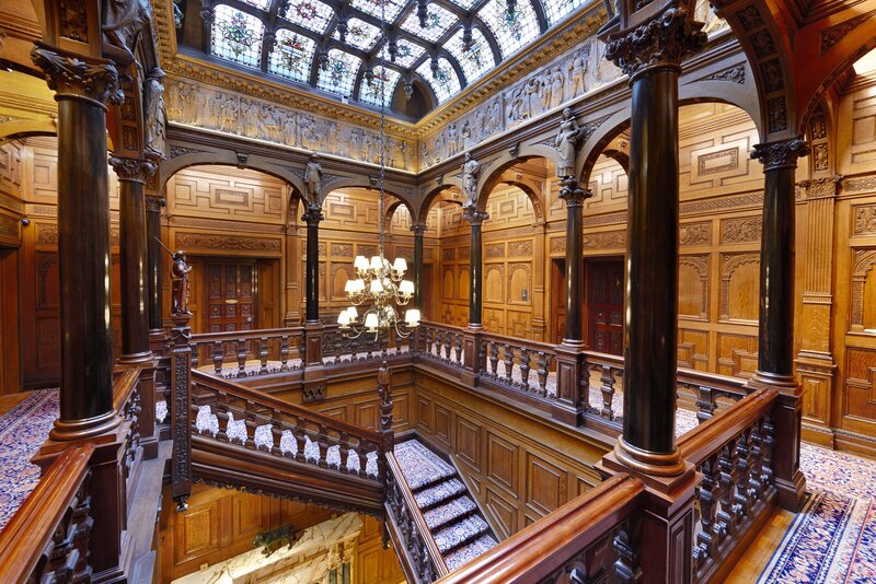 Biệt thự cổ Tiên Nguyễn và chồng chụp ảnh cưới cất giữ "kho báu của người giàu nhất thế giới"- Ảnh 5. Biệt thự cổ Tiên Nguyễn và chồng chụp ảnh cưới cất giữ "kho báu của người giàu nhất thế giới"- Ảnh 5.