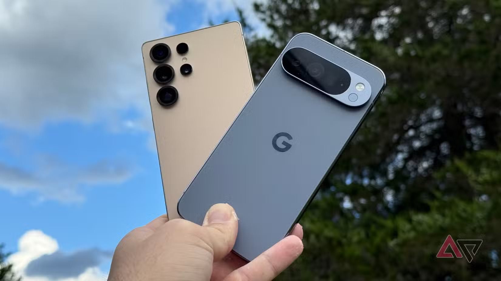 Cây bút công nghệ: "Hai mẫu điện thoại Samsung, iPhone ra mắt gần đây đều là thứ chẳng ai muốn mua"- Ảnh 1. Cây bút công nghệ: "Hai mẫu điện thoại Samsung, iPhone ra mắt gần đây đều là thứ chẳng ai muốn mua"- Ảnh 1.