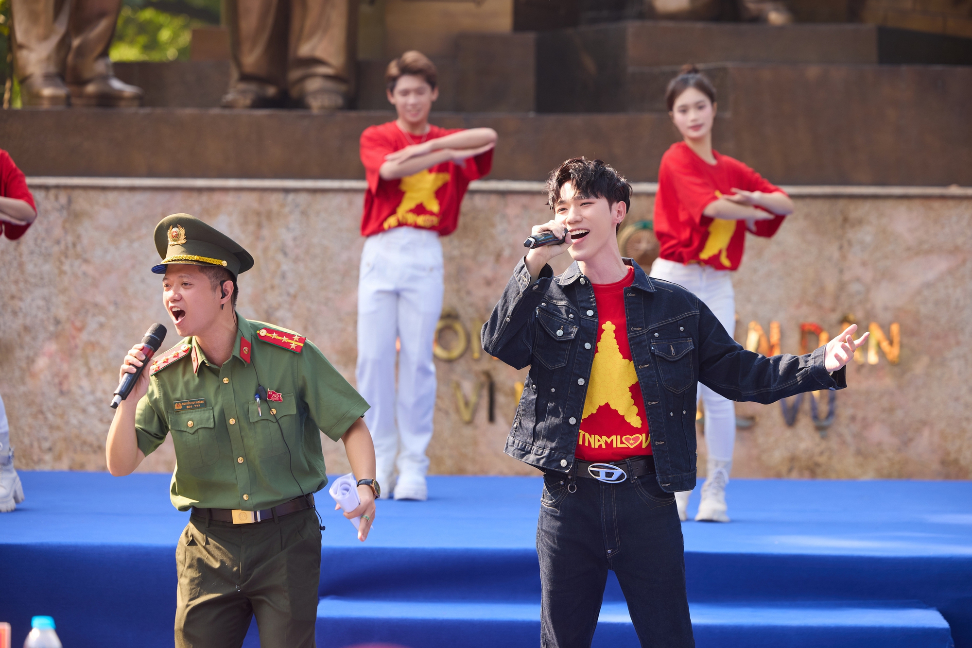 Hoà Minzy, Phạm Quỳnh Anh chung tay làm 1 việc đặc biệt, nhưng spotlight thuộc về 1 Anh trai- Ảnh 8. Hoà Minzy, Phạm Quỳnh Anh chung tay làm 1 việc đặc biệt, nhưng spotlight thuộc về 1 Anh trai- Ảnh 8.