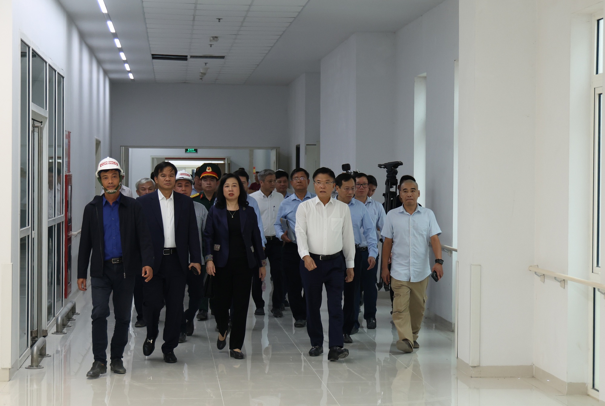 Phó Thủ tướng Lê Thành Long kiểm tra tiến độ 2 dự án y tế lớn tại Ninh Bình- Ảnh 1. Phó Thủ tướng Lê Thành Long kiểm tra tiến độ 2 dự án y tế lớn tại Ninh Bình- Ảnh 1.