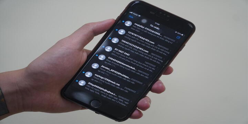 Công an Hà Nội cảnh báo nhận cuộc gọi có dấu hiệu này, hãy tắt máy ngay- Ảnh 1. Công an Hà Nội cảnh báo nhận cuộc gọi có dấu hiệu này, hãy tắt máy ngay- Ảnh 1.