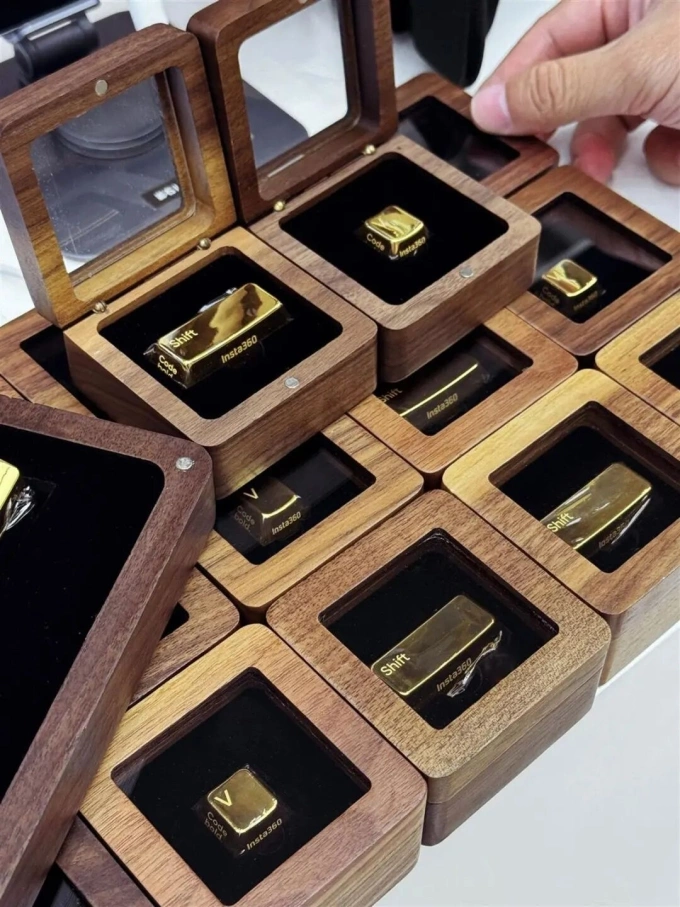 photo-1761720284465 photo-1761720284465