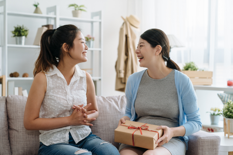 4 việc người EQ thấp thường làm ngay khi đến chơi nhà người khác- Ảnh 1. 4 việc người EQ thấp thường làm ngay khi đến chơi nhà người khác- Ảnh 1.