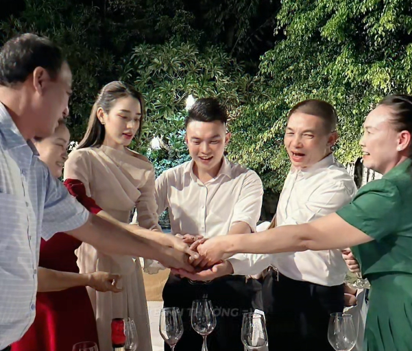 Bí mật của chủ tịch Tập Đoàn Sơn Hải và gia đình Đỗ Hà- Ảnh 5. Bí mật của chủ tịch Tập Đoàn Sơn Hải và gia đình Đỗ Hà- Ảnh 5.