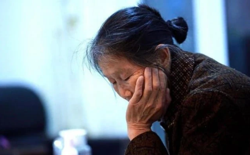 Lương hưu 15 triệu đồng/tháng, tôi gửi cho con 9 triệu để rồi nhận lấy bài học nhớ đời: “Già rồi vẫn phải tự tìm đường lui cho mình”- Ảnh 1.