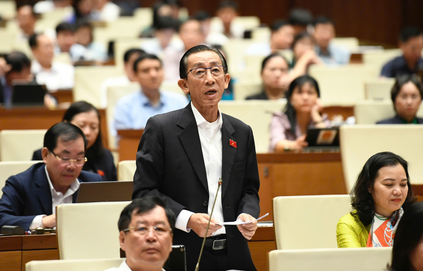 Bão lụt kinh hoàng, đại biểu đề nghị sớm có gói tài chính khẩn cấp- Ảnh 1. Bão lụt kinh hoàng, đại biểu đề nghị sớm có gói tài chính khẩn cấp- Ảnh 1.