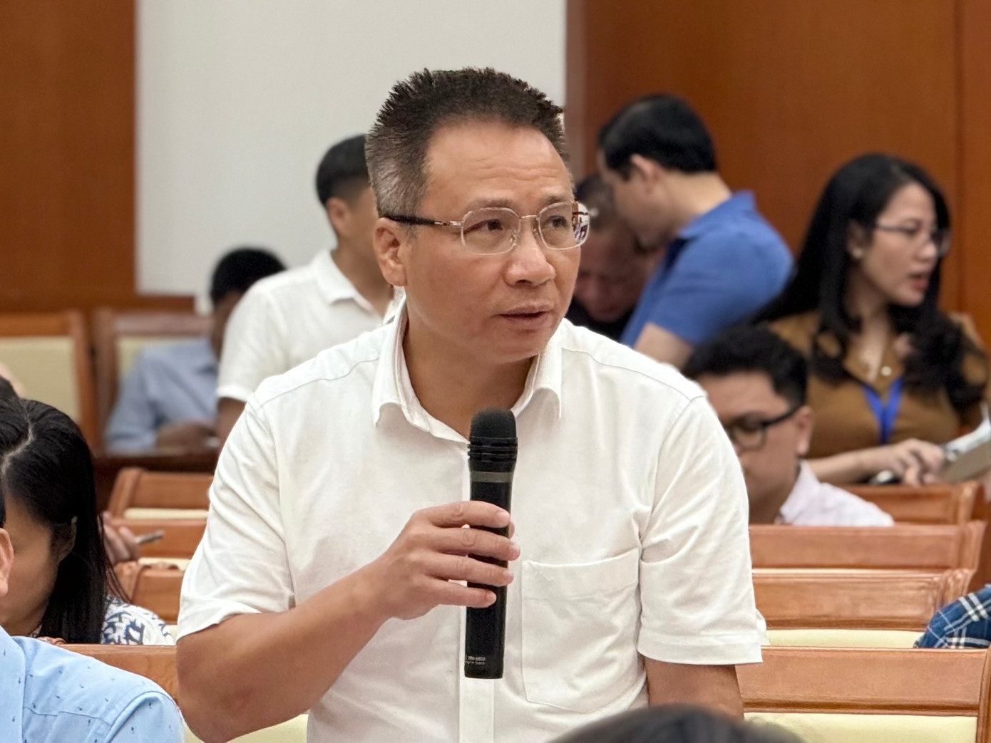 'Trắng' hồ sơ đăng ký lập sàn…