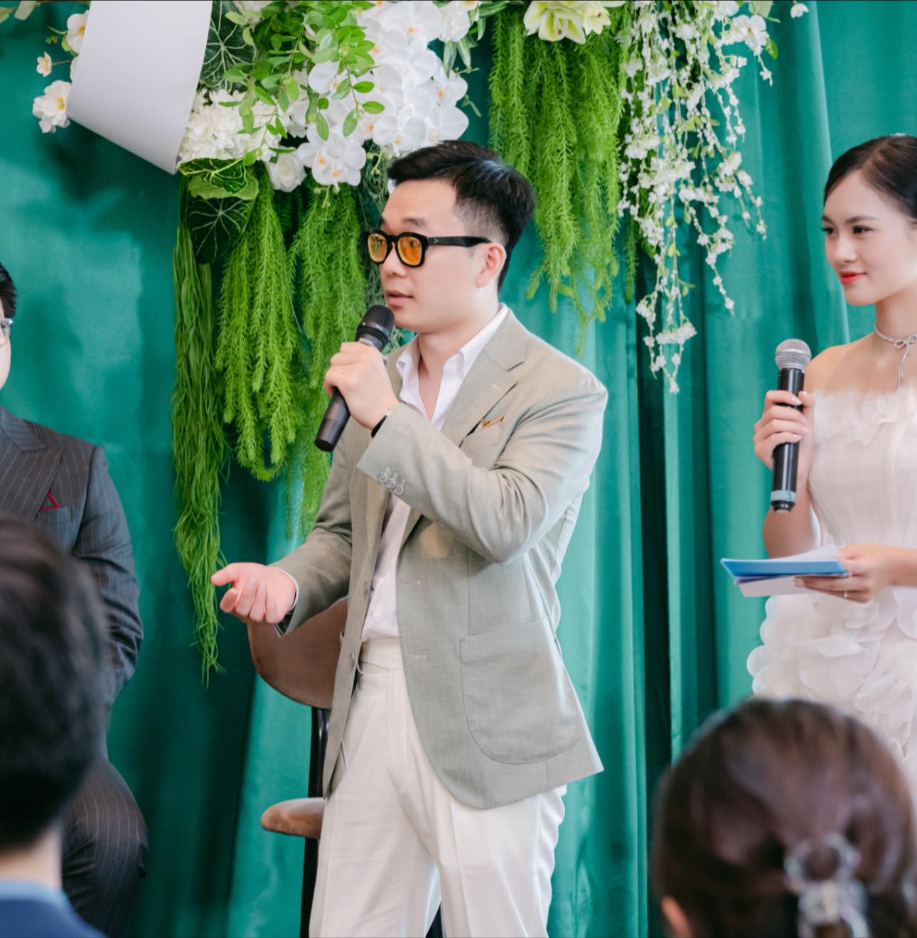 Thế hệ thứ 3 kế thừa "tiệm may của các Đại sứ": Chàng Thạc sĩ bỏ ngang sự nghiệp Ngoại giao về nhà... cầm kéo và áp lực vô hình từ "cái bóng của cha"- Ảnh 11.