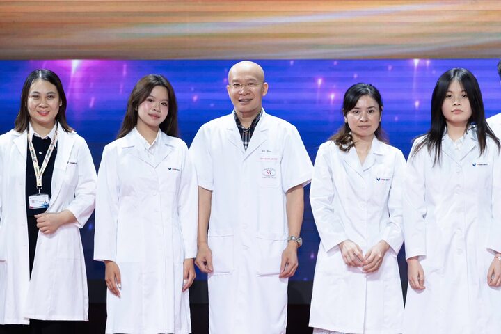 21 giảng viên của VinUni lọt bảng xếp hạng nhà khoa học hàng đầu thế giới 2025- Ảnh 1.