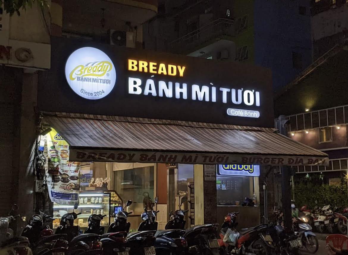 Người dân TP.HCM hụ…