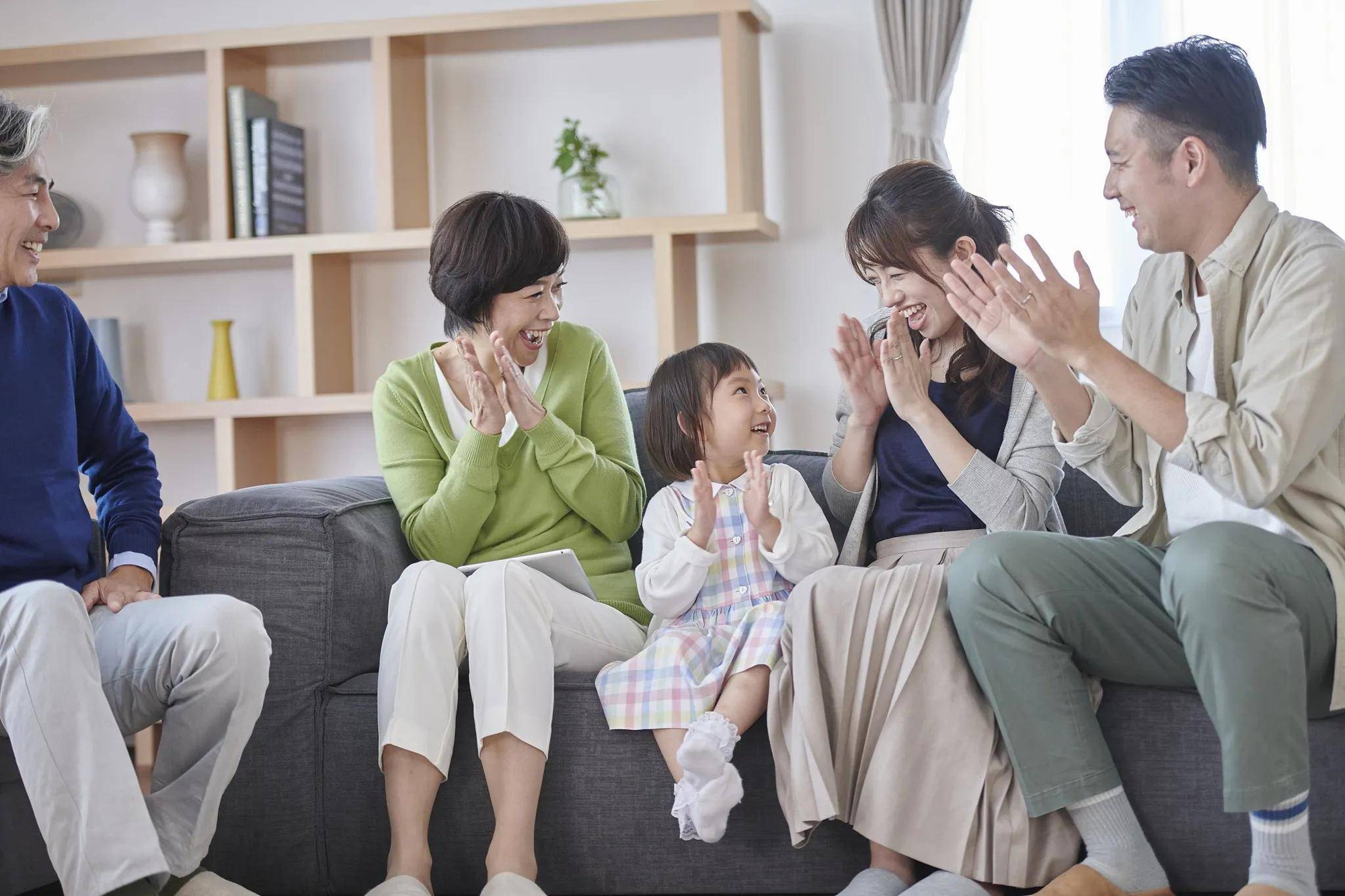 Không phải bệnh tật! Cha mẹ U50 tuổi vẫn bám víu vào 3 việc này, nhà cửa sẽ ngày càng trống vắng, hiu quạnh- Ảnh 2.