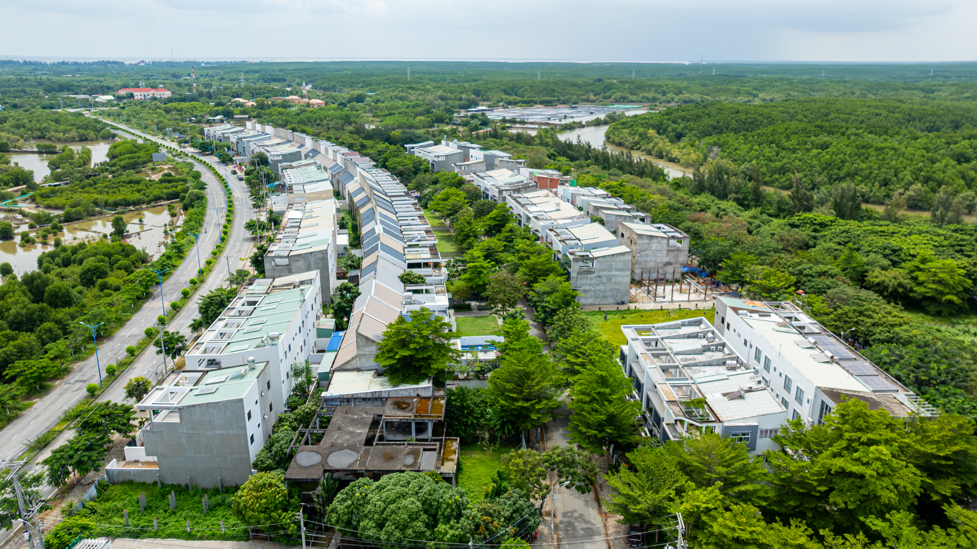 Siêu dự án 10 tỷ USD của Vinhomes tăng tốc xây dựng, đất nền Cần Giờ biến đổi ra sao?- Ảnh 9. Siêu dự án 10 tỷ USD của Vinhomes tăng tốc xây dựng, đất nền Cần Giờ biến đổi ra sao?- Ảnh 9.