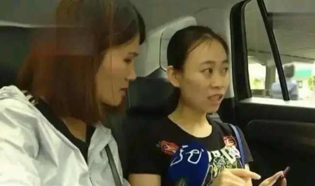 Người phụ nữ mang 8 tỷ đồng tiền đền bù…