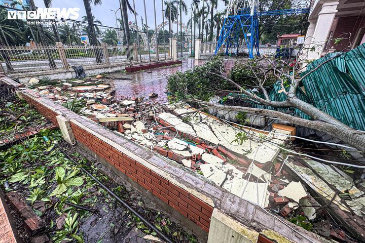 Bảo hiểm chi trả hơn 357 tỷ đồng bồi thường thiệt hại do bão số 10 Bualoi- Ảnh 1.