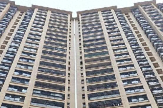 Nhà chung cư: Bài học ở tầng 27 rồi chuyển xuống tầng 3 - Đừng để “view đẹp” lừa bạn- Ảnh 1. Nhà chung cư: Bài học ở tầng 27 rồi chuyển xuống tầng 3 - Đừng để “view đẹp” lừa bạn- Ảnh 1.