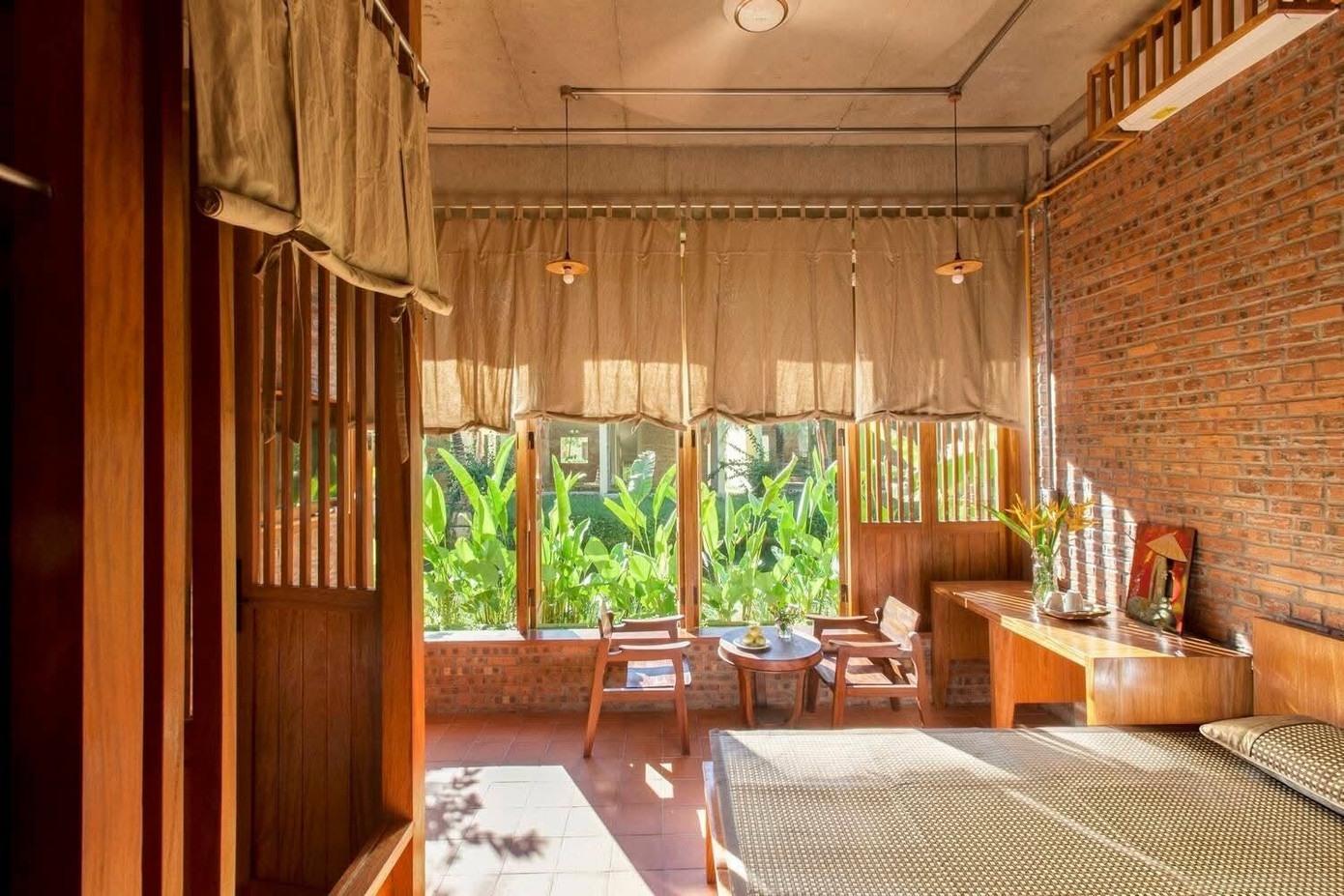 Cải tạo nhà cũ Hội An bằng gỗ và vải với không gian ấn tượng- Ảnh 5.