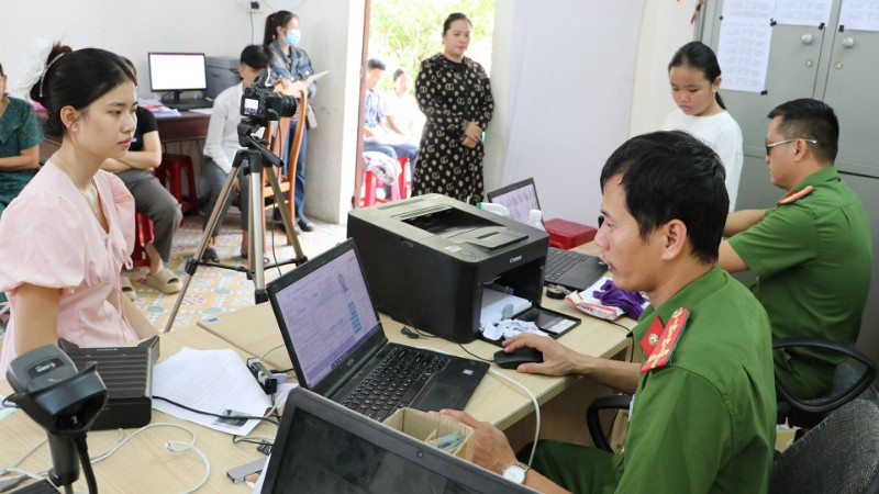 Những giấy tờ nào đã tích hợp trên VNeID thay thế được bản cứng, người dân ai cũng nên biết- Ảnh 2. Những giấy tờ nào đã tích hợp trên VNeID thay thế được bản cứng, người dân ai cũng nên biết- Ảnh 2.