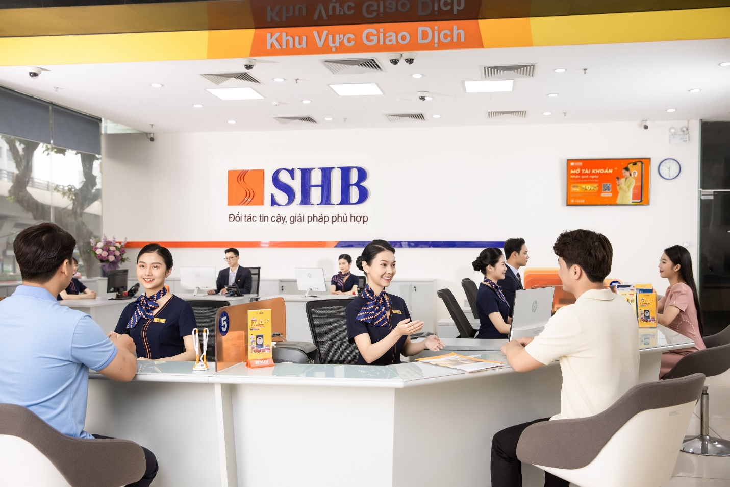 SHB lấy ý kiến cổ đông bằng văn bản về phương án tăng vốn điều lệ năm 2025- Ảnh 1.