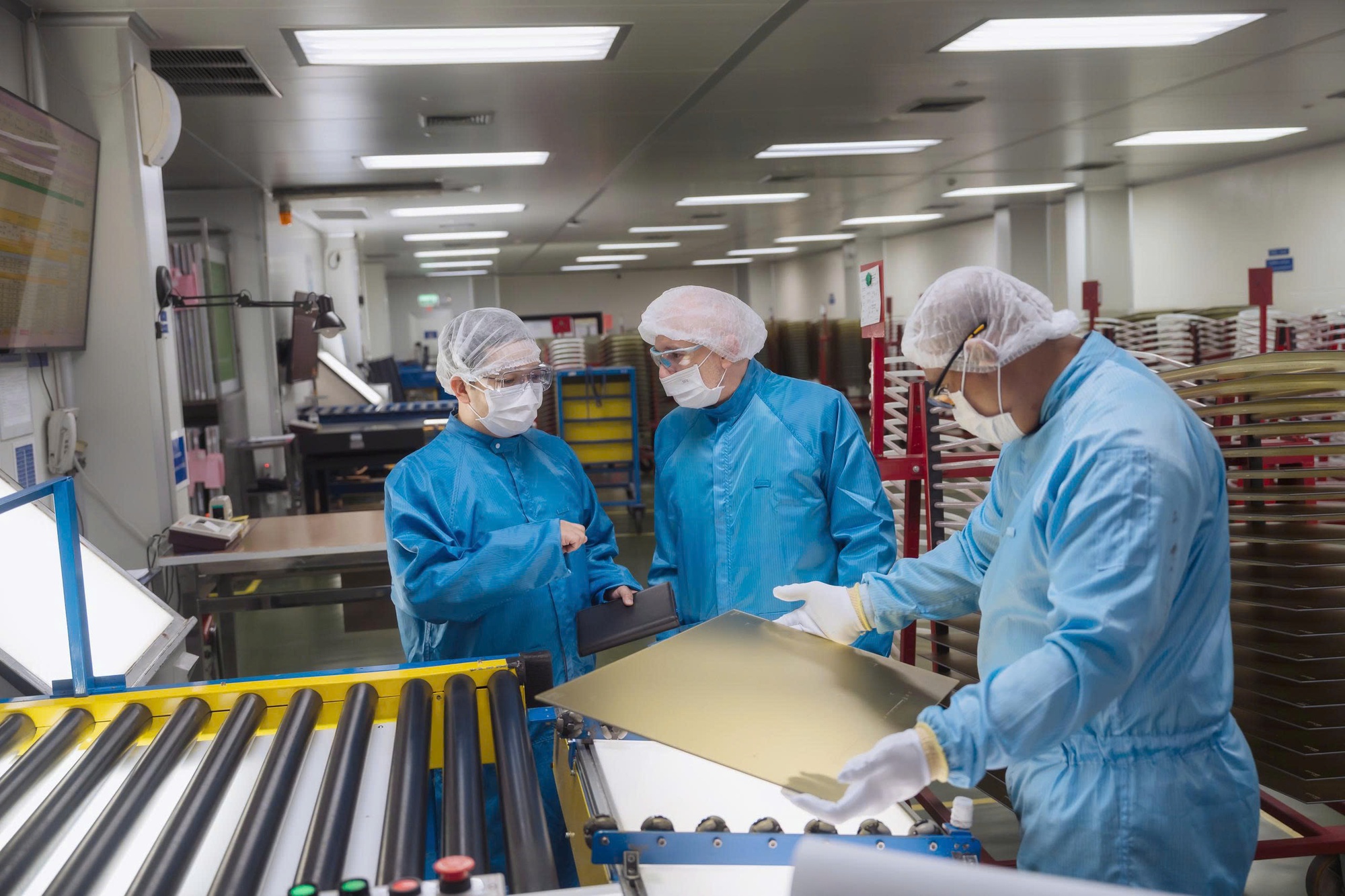 Kocher hợp tác EuroKera, độc quyền mặt kính chống xước X-Nano- Ảnh 4. Kocher hợp tác EuroKera, độc quyền mặt kính chống xước X-Nano- Ảnh 4.