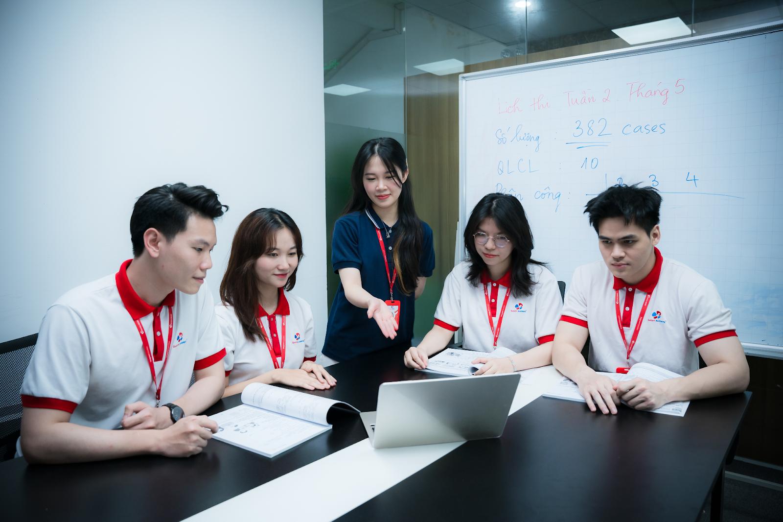 SunUni Academy tại Forbes 2025: Đào tạo tiếng Anh trực tuyến trong thời đại mới- Ảnh 3.