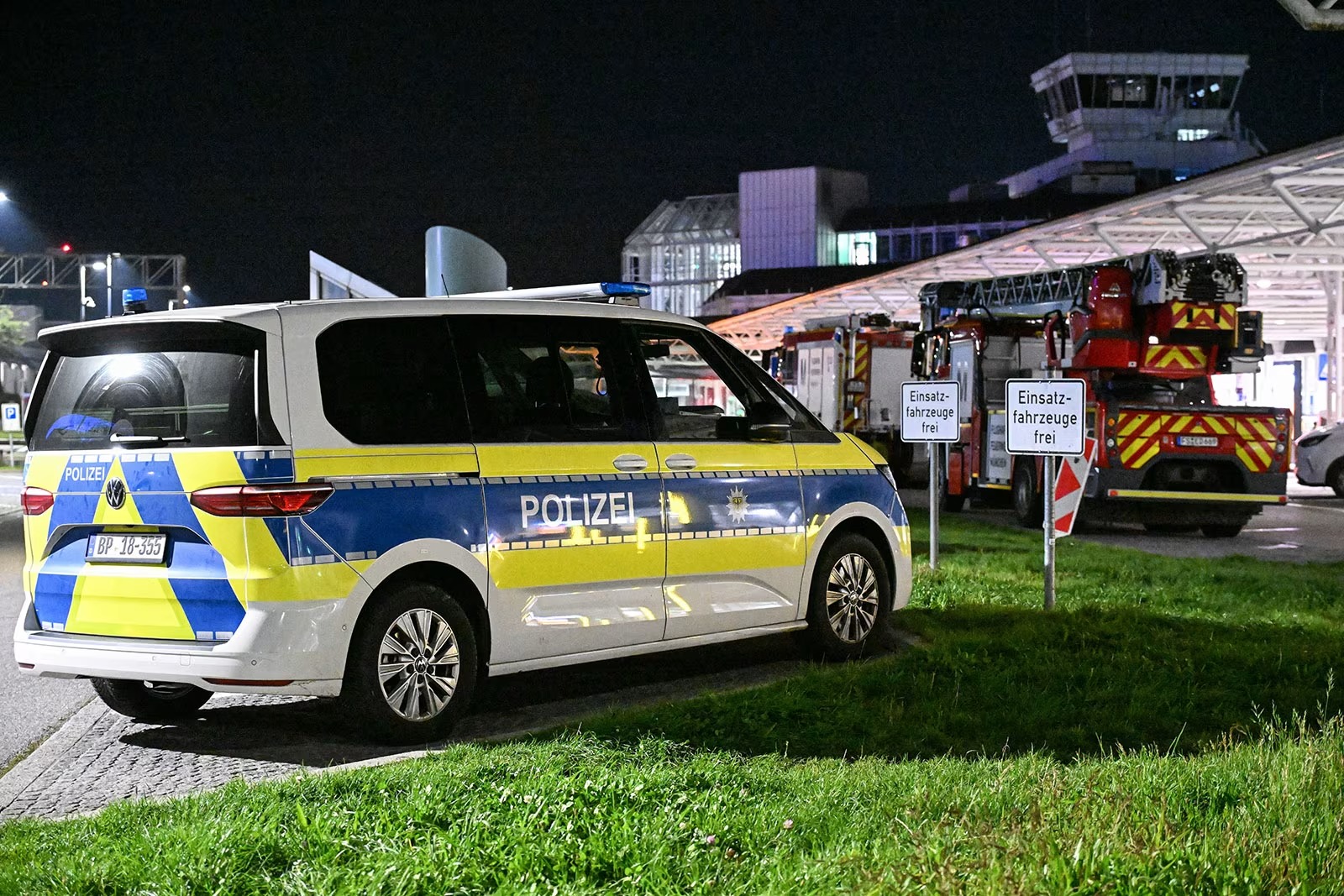 UAV lạ bay trên không phận, sân bay Munich đóng cửa- Ảnh 1.