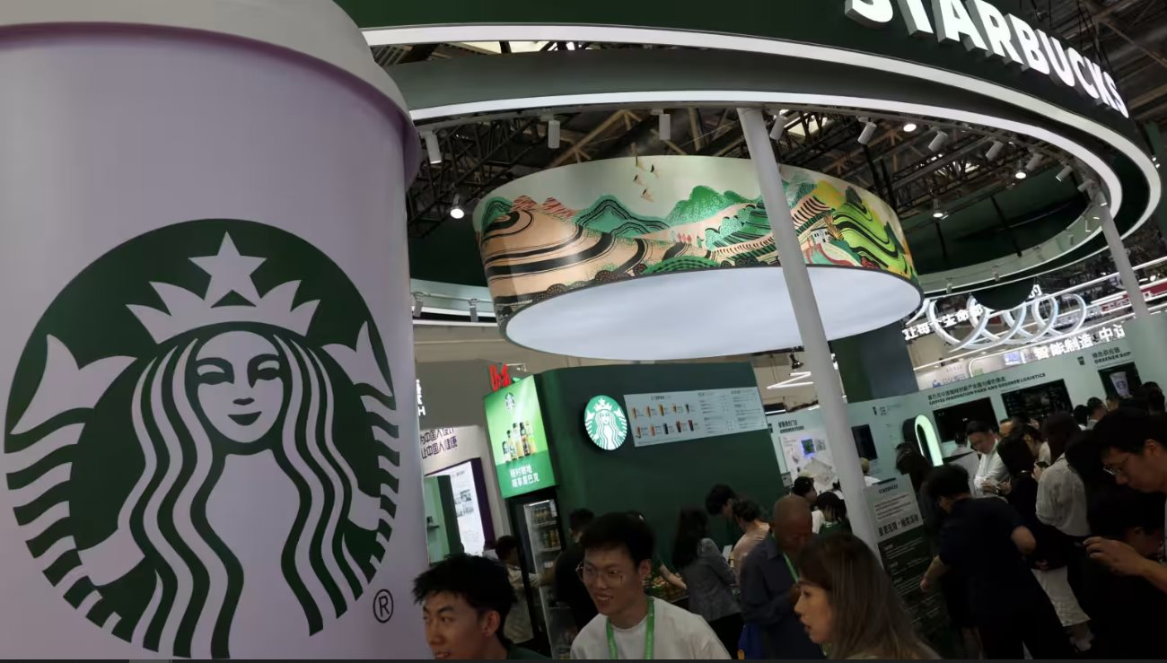 Starbucks vẫn đang rao bán một phần hoạt động kinh doanh tại Trung Quốc với giá hơn 4 tỷ USD- Ảnh 1. Starbucks vẫn đang rao bán một phần hoạt động kinh doanh tại Trung Quốc với giá hơn 4 tỷ USD- Ảnh 1.