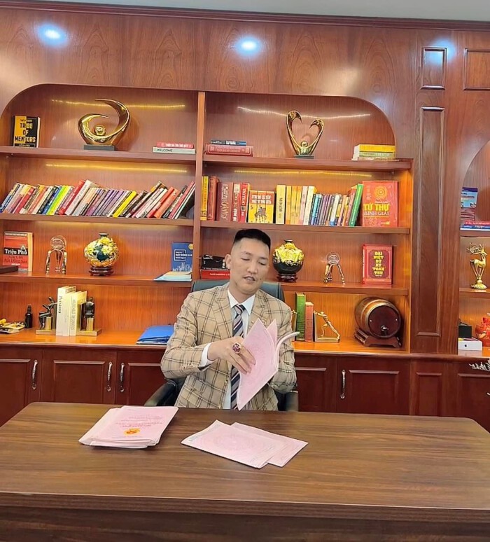 Hai khu nhà giàu bậc nhất Hà Nội, nơi Huấn Hoa Hồng sở hữu biệt thự sang chảnh, sổ đỏ thành tệp có gì đặc biệt?- Ảnh 1.