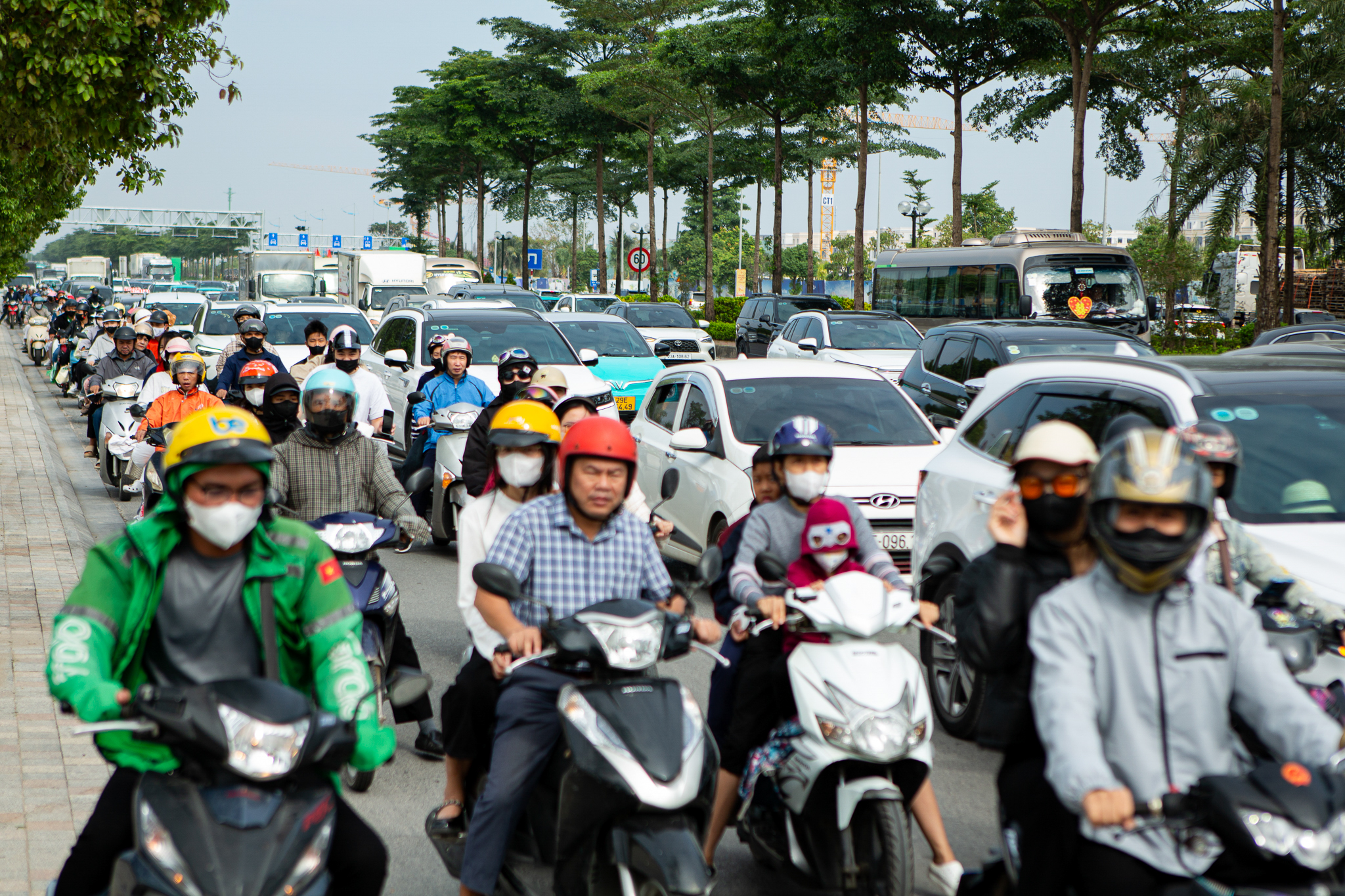 Sau hơn 1 năm khởi công, dự án "hot" nhất của tỷ phú Phạm Nhật Vượng tại Hà Nội giá đã tăng gần gấp đôi, hạ tầng xung quanh đầy bất ngờ- Ảnh 3. Sau hơn 1 năm khởi công, dự án "hot" nhất của tỷ phú Phạm Nhật Vượng tại Hà Nội giá đã tăng gần gấp đôi, hạ tầng xung quanh đầy bất ngờ- Ảnh 3.