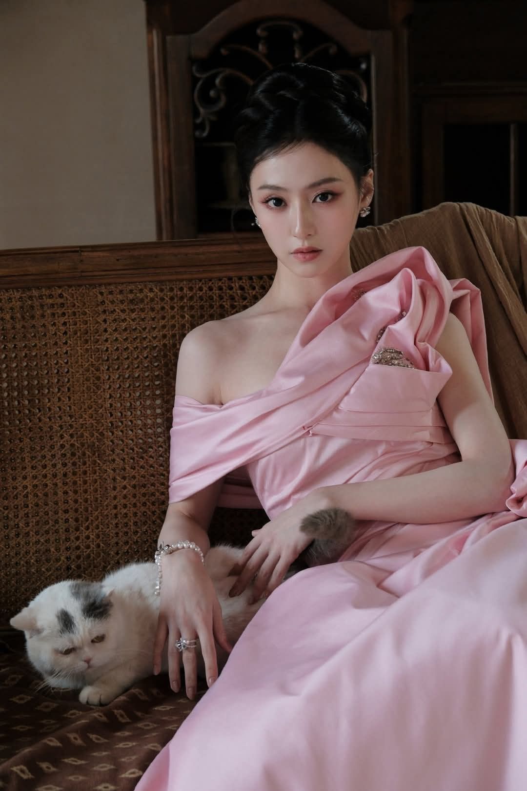 Tướng mặt của người bạc tỷ- Ảnh 4. Tướng mặt của người bạc tỷ- Ảnh 4.