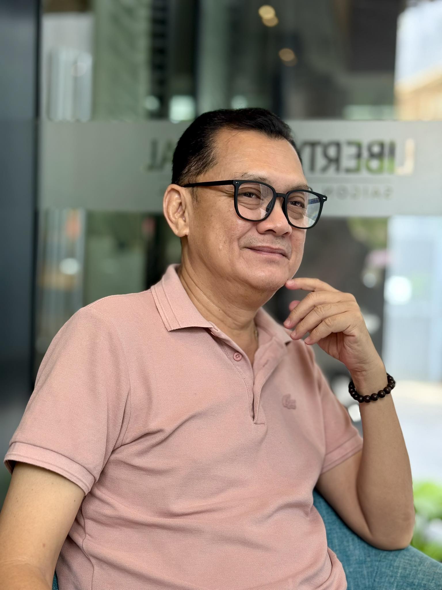 Là công tử gia tộc lừng lẫy miền Nam nhưng liên tiếp gặp biến cố, nam NSƯT U60 không vợ không con- Ảnh 1. Là công tử gia tộc lừng lẫy miền Nam nhưng liên tiếp gặp biến cố, nam NSƯT U60 không vợ không con- Ảnh 1.