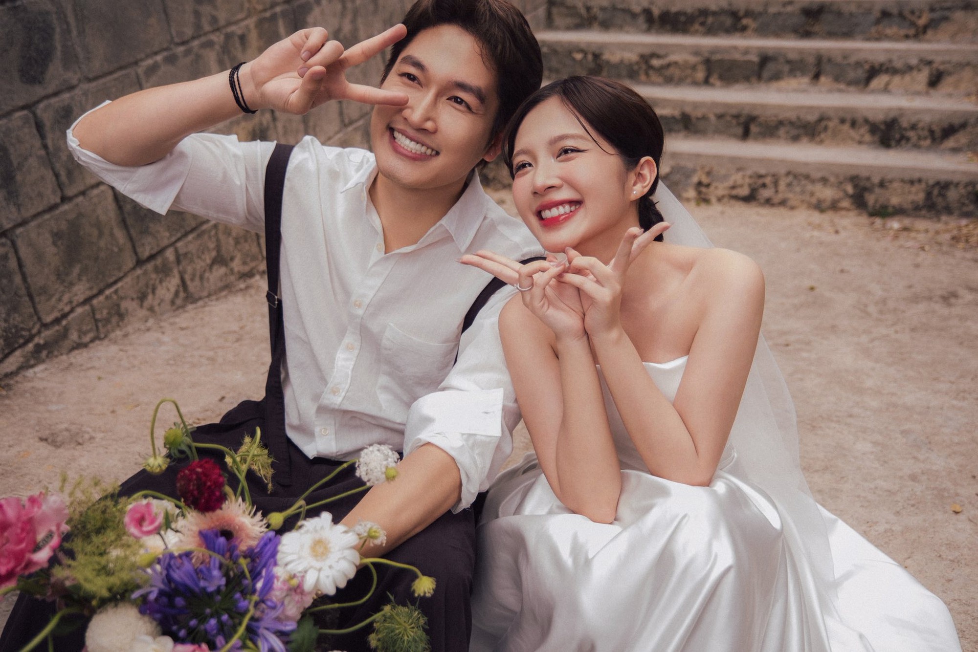 Lễ ăn hỏi Đình Tú - Ngọc Huyền: Cô dâu chú rể lộ diện quá đẹp đôi!- Ảnh 8.