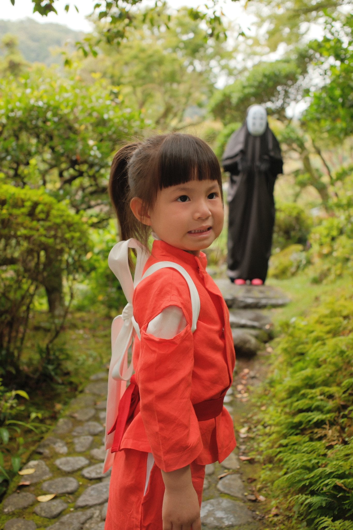 Gia đình Pam Yêu Ơi tung bộ ảnh cosplay "Vùng Đất Linh Hồn" khi du lịch Nhật Bản: Phiên bản Halloween 2025 ngọt ngào nhất mạng xã hội- Ảnh 3. Gia đình Pam Yêu Ơi tung bộ ảnh cosplay "Vùng Đất Linh Hồn" khi du lịch Nhật Bản: Phiên bản Halloween 2025 ngọt ngào nhất mạng xã hội- Ảnh 3.