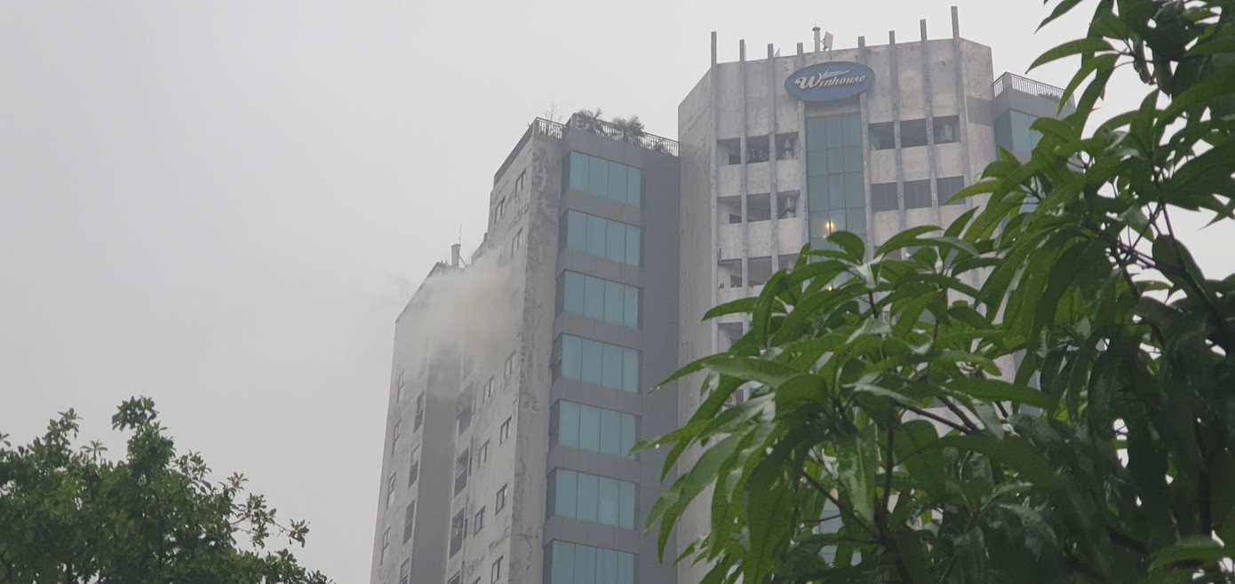 Cháy căn hộ chung cư vào rạng sáng, nhiều người dân hoảng hốt- Ảnh 2.