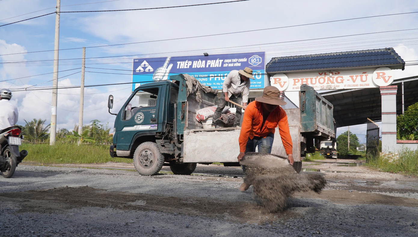 Quốc lộ 1 qua Cà Mau hư hỏng, nhiều ổ gà- Ảnh 8.