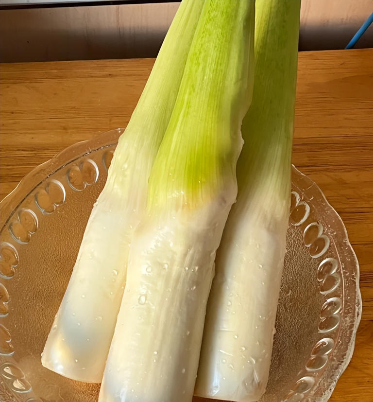 4 loại rau ở chợ thường bị “tắm thuốc” cho đẹp mắt, người bán không dám ăn, nhiều người lại thích mua- Ảnh 1. 4 loại rau ở chợ thường bị “tắm thuốc” cho đẹp mắt, người bán không dám ăn, nhiều người lại thích mua- Ảnh 1.