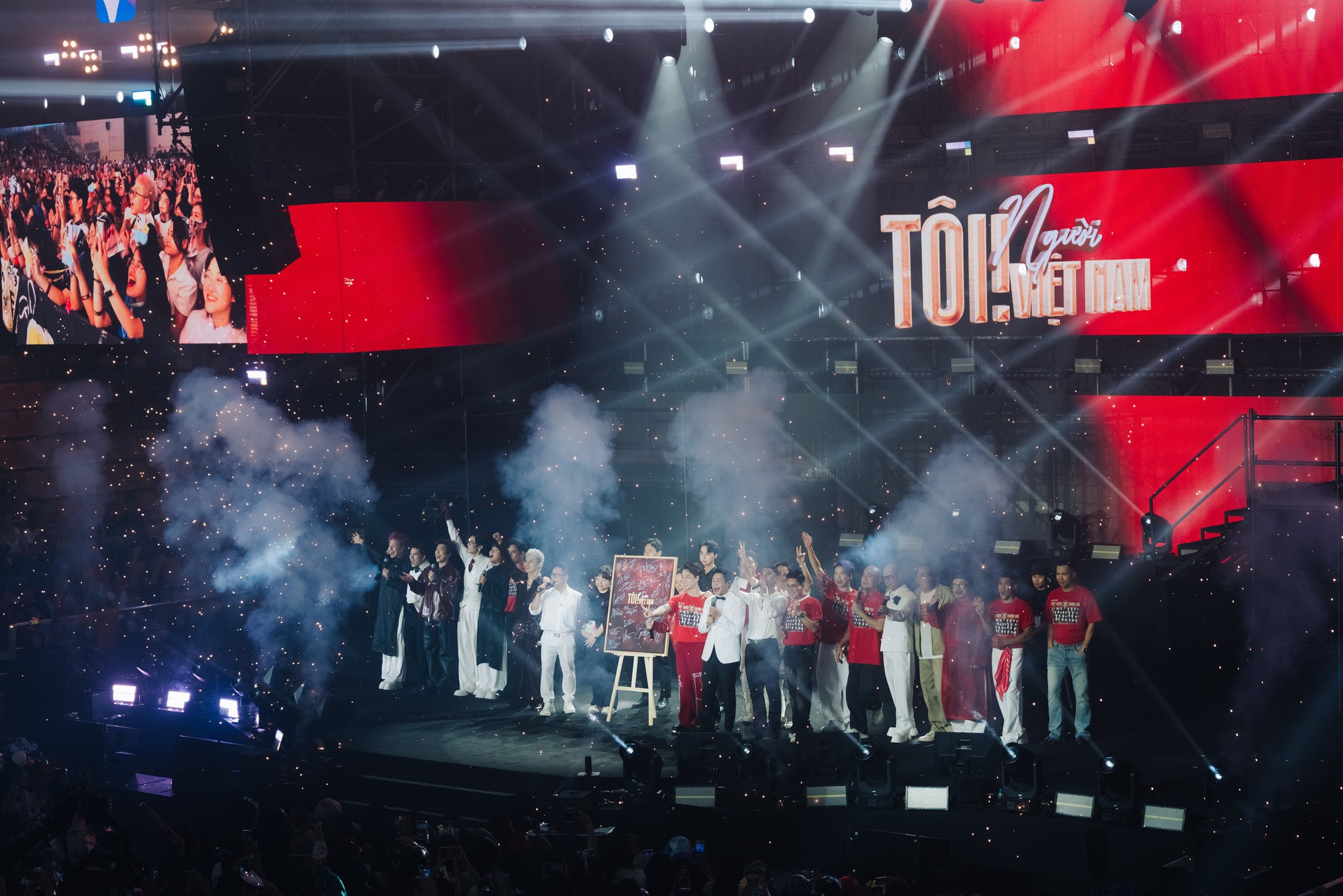 Hành động kỳ lạ của Tự Long- Ảnh 4. Hành động kỳ lạ của Tự Long- Ảnh 4.