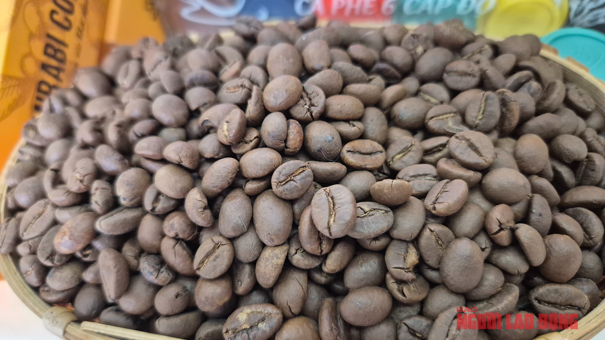 Giá cà phê hôm nay 30-10: Bật tăng cao vút, khắp nơi đua nhau trồng cà phê- Ảnh 1. Giá cà phê hôm nay 30-10: Bật tăng cao vút, khắp nơi đua nhau trồng cà phê- Ảnh 1.